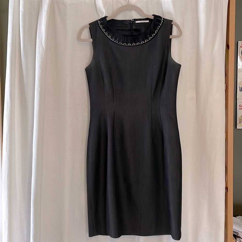 Tahari charcoal sleeveless fitted dress